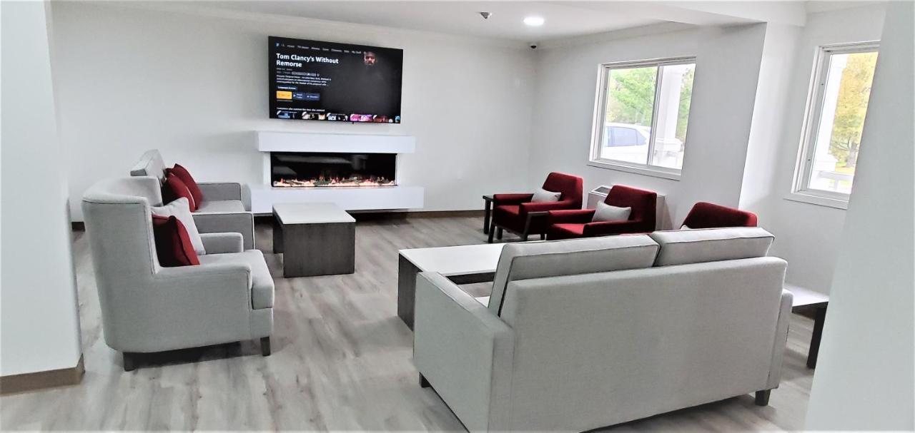 Ramada By Wyndham New Brunswick Hotel 3*