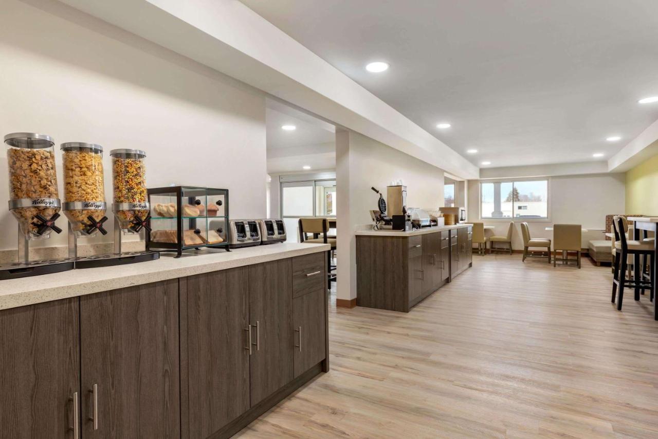 Ramada By Wyndham New Brunswick 3*