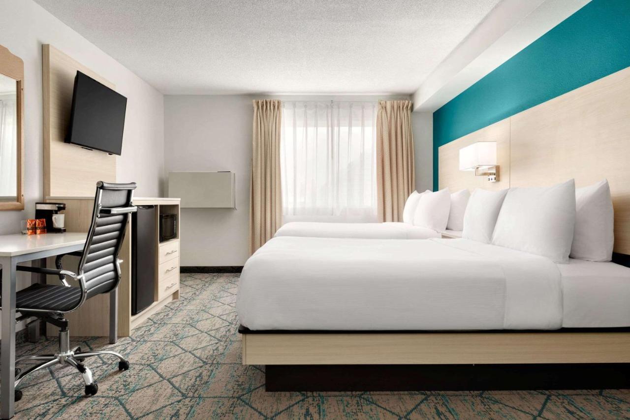 Ramada By Wyndham New Brunswick 3*
