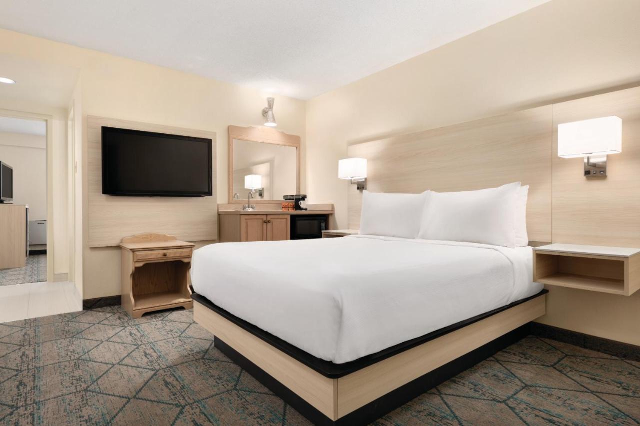 Ramada By Wyndham New Brunswick